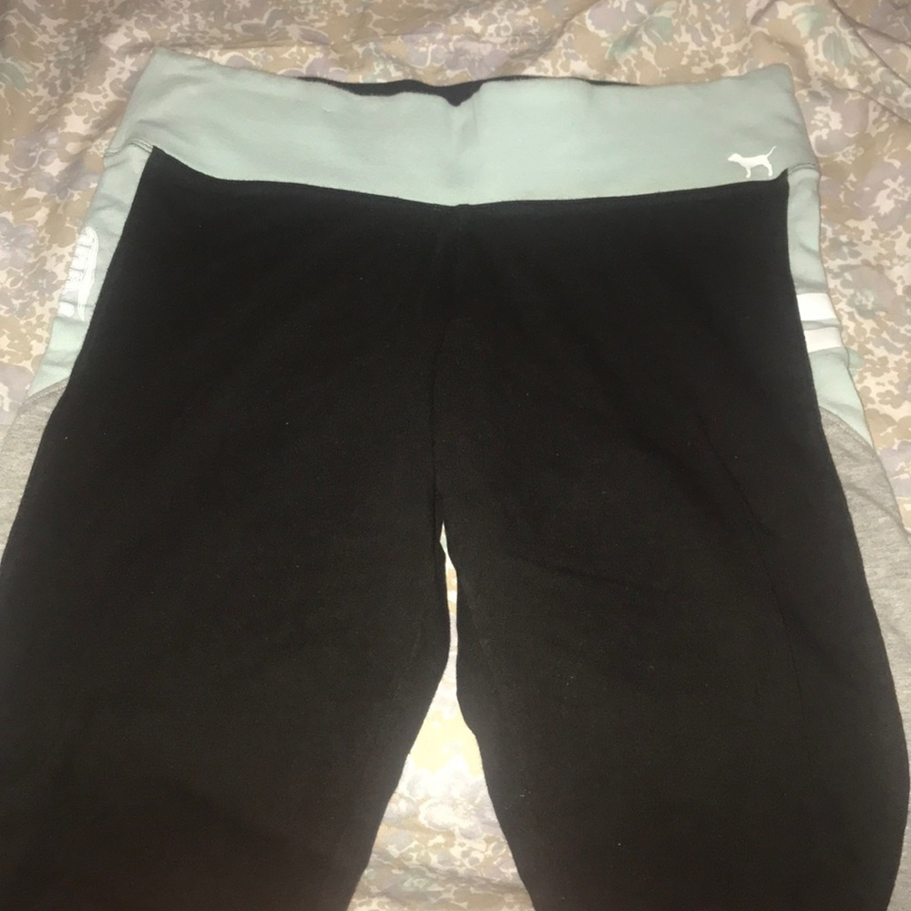 🚫SOLD🚫 VS PINK Capri leggings - Picture 6 of 10